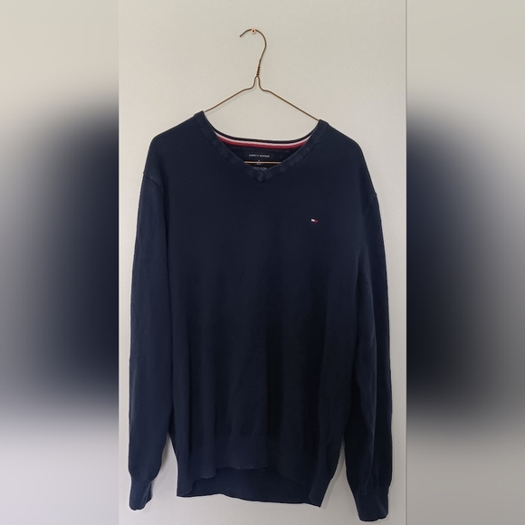 Tommy Hilfiger long sleeve - Picture 1 of 2